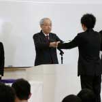 栃木 靖久くんが平成25年度工学研究科長賞を受賞しました